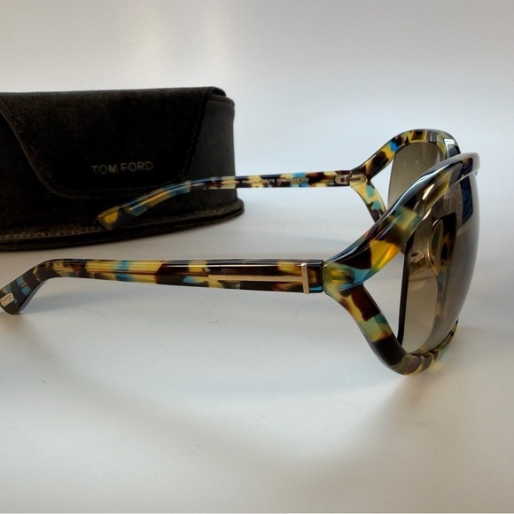 Vintage Tom Ford Tortoise and Blue Y2k Women\'s Sunglasses main image 9